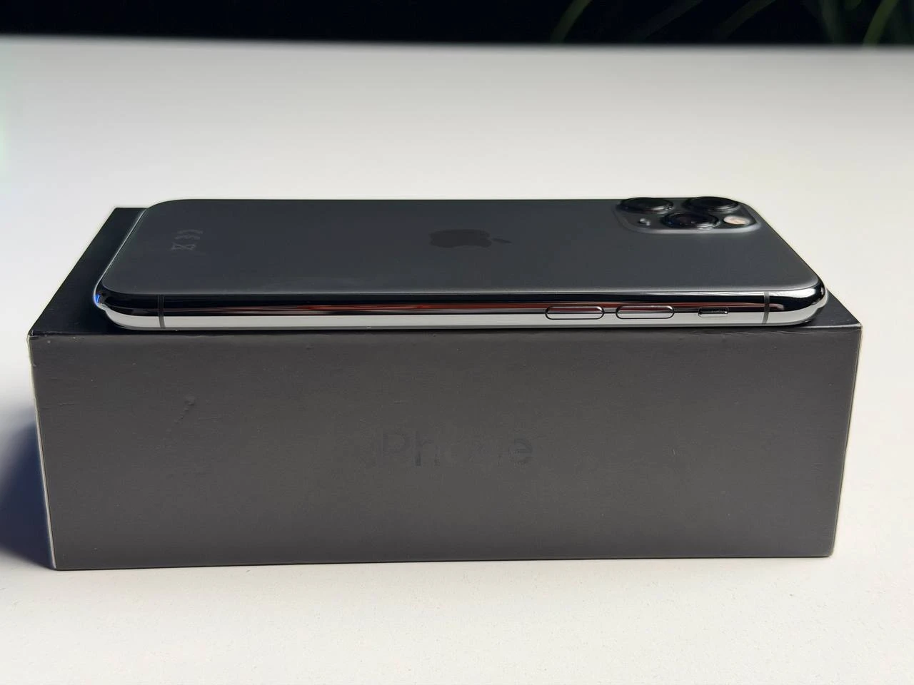 ВЖИВАНИЙ Б/У Apple iPhone 11 Pro 512GB Space Gray (MWCD2) - Стан: гарний | Акумулятор: 100% | Комплектація: iPhone, кабель | Гарантія: 3 міс.