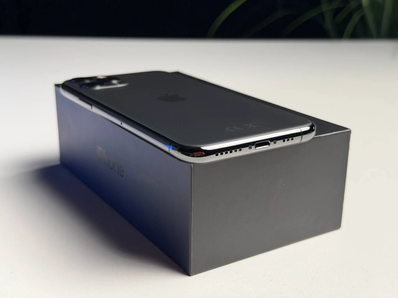 ВЖИВАНИЙ Б/У Apple iPhone 11 Pro 512GB Space Gray (MWCD2) - Стан: гарний | Акумулятор: 100% | Комплектація: iPhone, кабель | Гарантія: 3 міс.