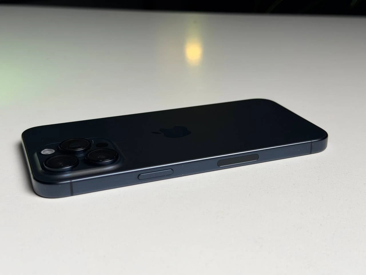 ВЖИВАНИЙ Б/У Apple iPhone 15 Pro Max 512GB Blue Titanium eSim (MU6E3) - Состояние: хорошее | Аккумулятор: 100% | Комплектация: iPhone, кабель | Гарантия: 3 мес.