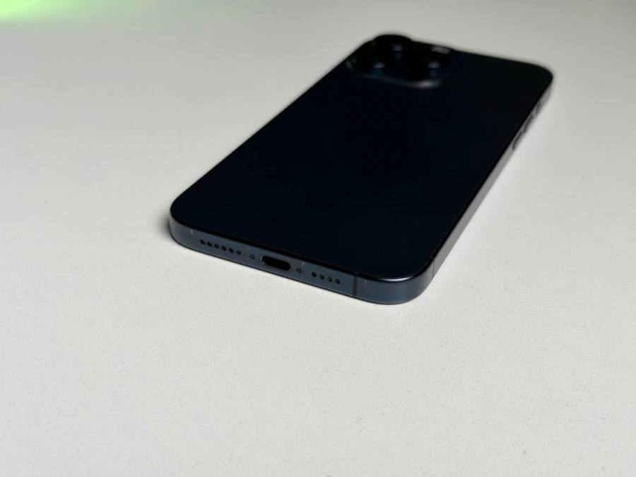 ВЖИВАНИЙ Б/У Apple iPhone 15 Pro Max 512GB Blue Titanium eSim (MU6E3) - Состояние: хорошее | Аккумулятор: 100% | Комплектация: iPhone, кабель | Гарантия: 3 мес.