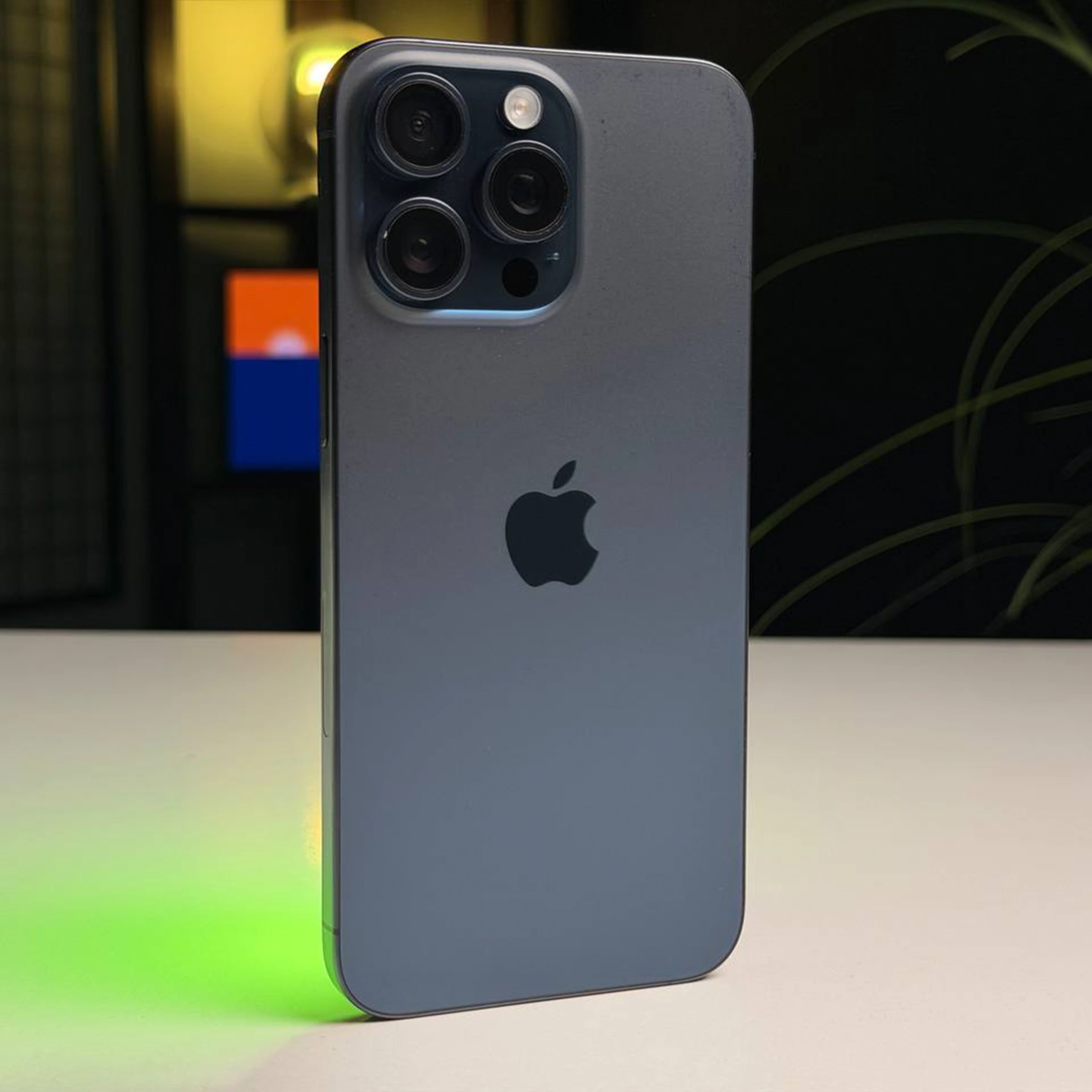 ВЖИВАНИЙ Б/У Apple iPhone 15 Pro Max 512GB Blue Titanium eSim (MU6E3) - Стан: гарний | Акумулятор: 100% | Комплектація: iPhone, кабель | Гарантія: 3 міс.