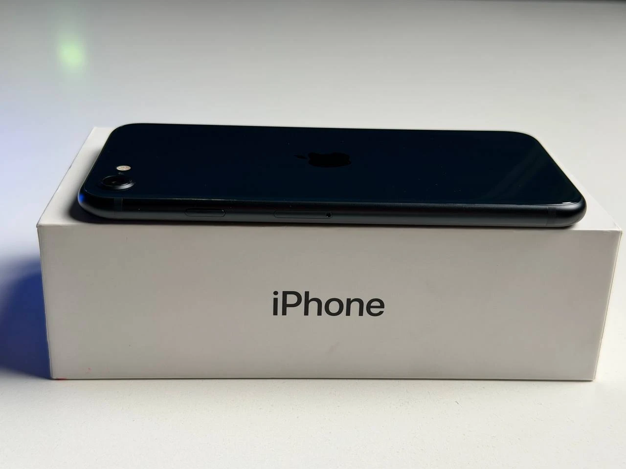 ВЖИВАНИЙ Б/У Apple iPhone SE 3 2022 128GB Midnight (MMX83, MMXJ3) - Стан: гарний | Акумулятор: 100% | Комплектація: повний | Гарантія: 3 міс.