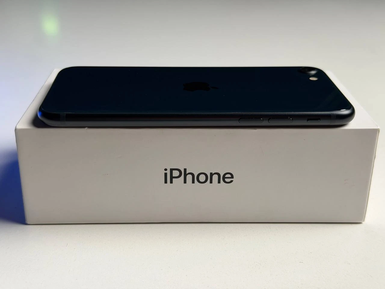 ВЖИВАНИЙ Б/У Apple iPhone SE 3 2022 128GB Midnight (MMX83, MMXJ3) - Стан: гарний | Акумулятор: 100% | Комплектація: повний | Гарантія: 3 міс.