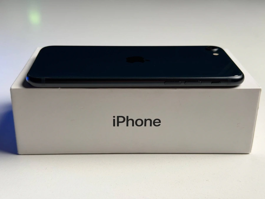 ВЖИВАНИЙ Б/У Apple iPhone SE 3 2022 128GB Midnight (MMX83, MMXJ3) - Стан: гарний | Акумулятор: 100% | Комплектація: повний | Гарантія: 3 міс.