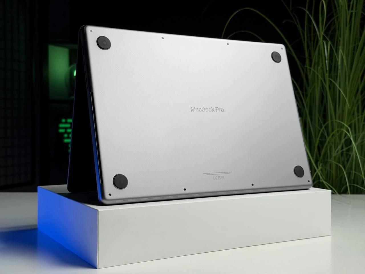 ВЖИВАНИЙ Б/У MacBook Pro 16" Space Gray (Z14W00105) 2021 - US English - Состояние: хороший | Аккумулятор: 87% | Комплектация: полный | Гарантия: 3 мес.