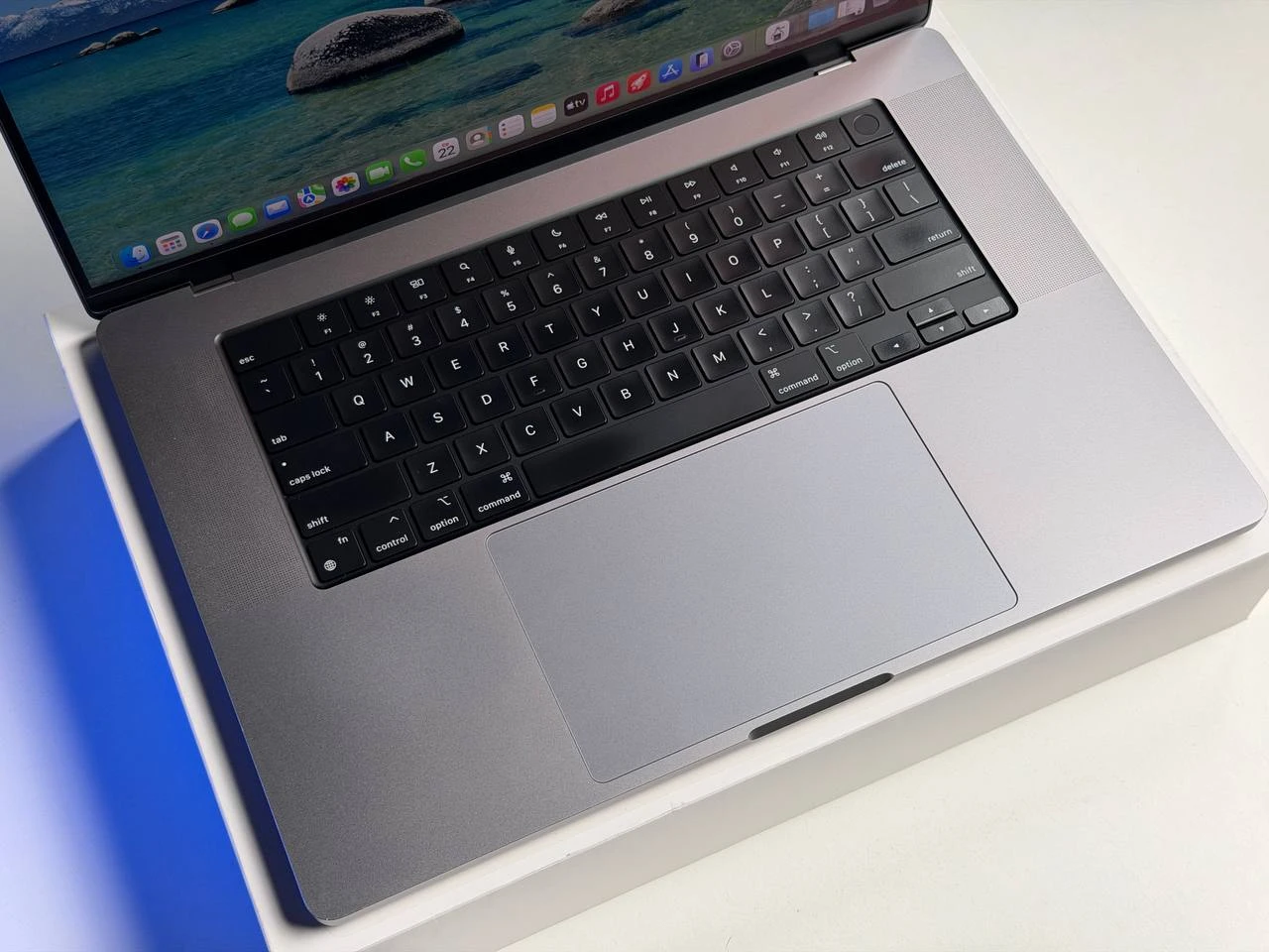 ВЖИВАНИЙ Б/У MacBook Pro 16" Space Gray (Z14W00105) 2021 - US English - Состояние: хороший | Аккумулятор: 87% | Комплектация: полный | Гарантия: 3 мес.