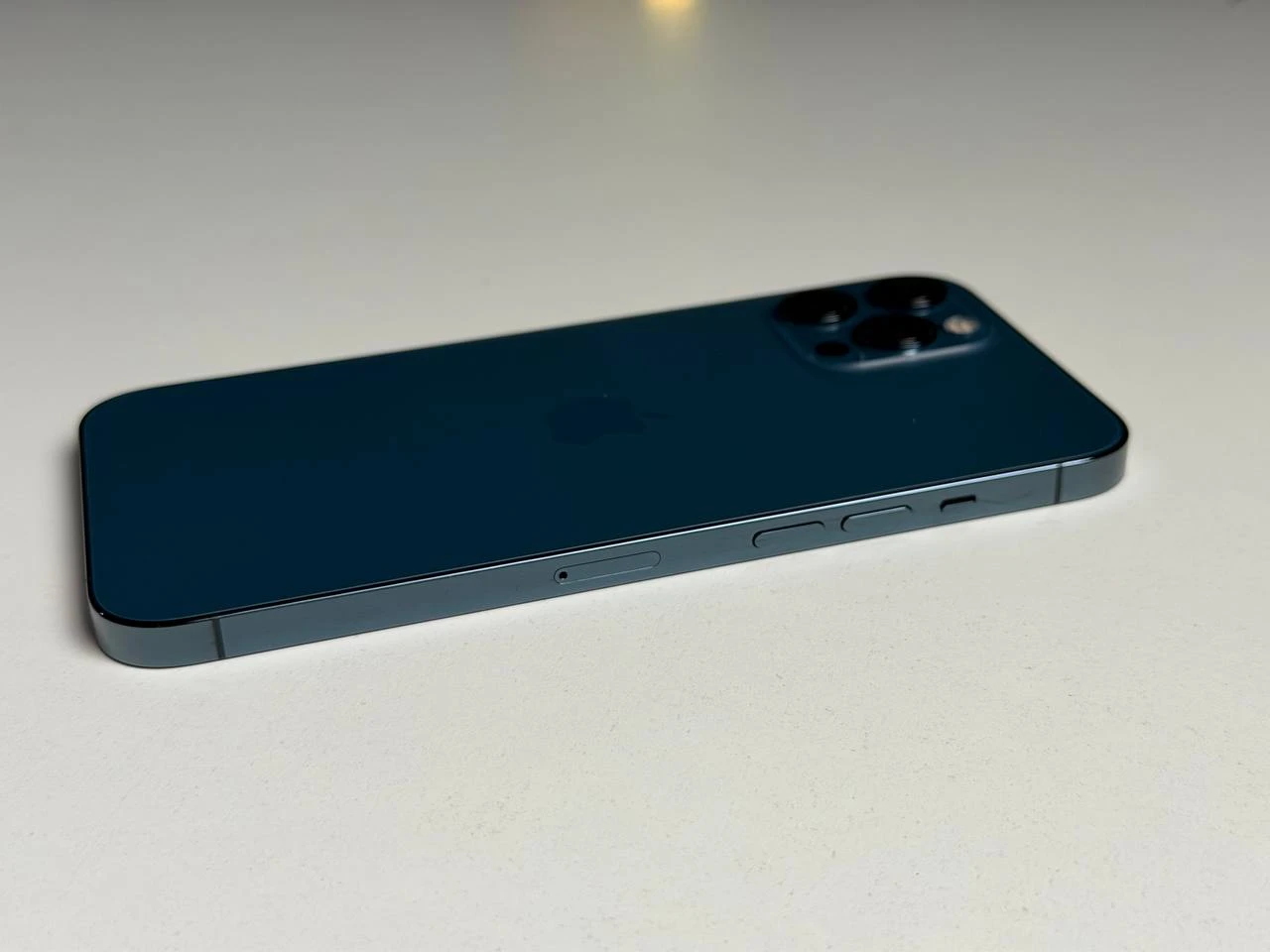 ВЖИВАНИЙ Б/У Apple iPhone 12 Pro Max 256GB Pacific Blue (MGCN3, MGDF3) - Стан: гарний | Акумулятор: 100% | Комплектація: iPhone, кабель | Гарантія: 3 міс.