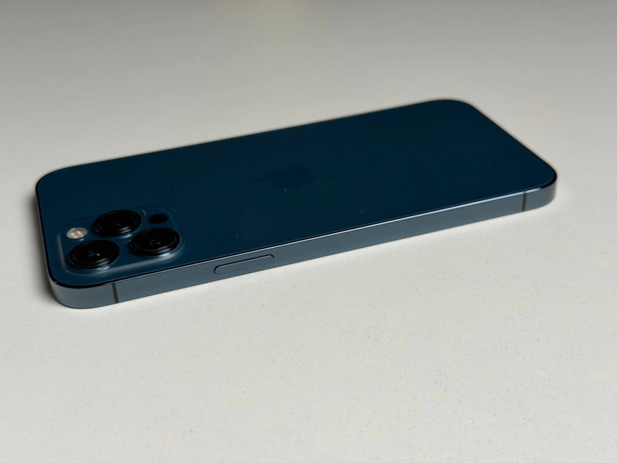 ВЖИВАНИЙ Б/У Apple iPhone 12 Pro Max 256GB Pacific Blue (MGCN3, MGDF3) - Стан: гарний | Акумулятор: 100% | Комплектація: iPhone, кабель | Гарантія: 3 міс.