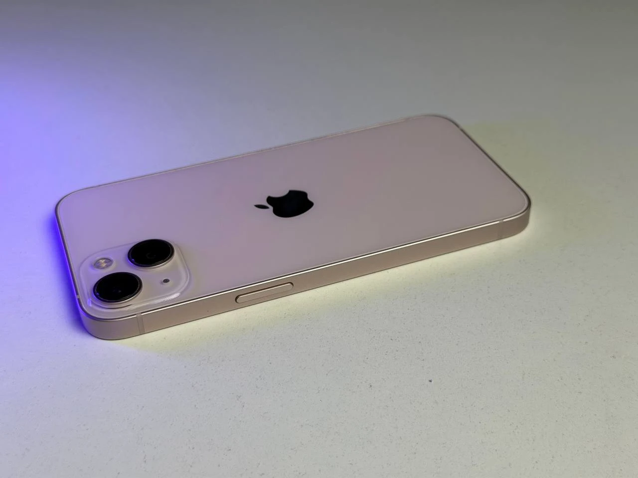 ВЖИВАНИЙ Б/У Apple iPhone 13 128GB Pink (MLMN3, MLPH3) - Стан: гарний | Акумулятор: 90% | Комплектація: iPhone, кабель | Гарантія: 3 міс.