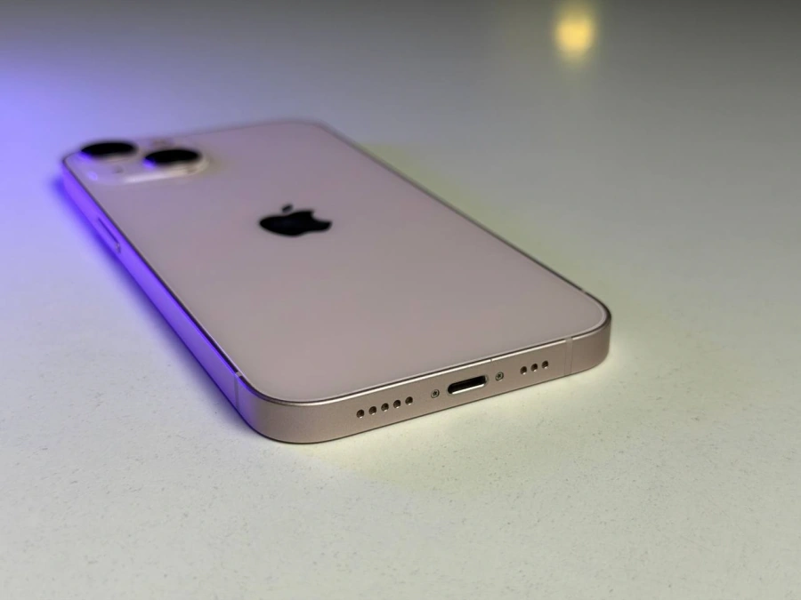 ВЖИВАНИЙ Б/У Apple iPhone 13 128GB Pink (MLMN3, MLPH3) - Состояние: хороший | Аккумулятор: 90% | Комплектация: iPhone, кабель | Гарантия: 3 мес.