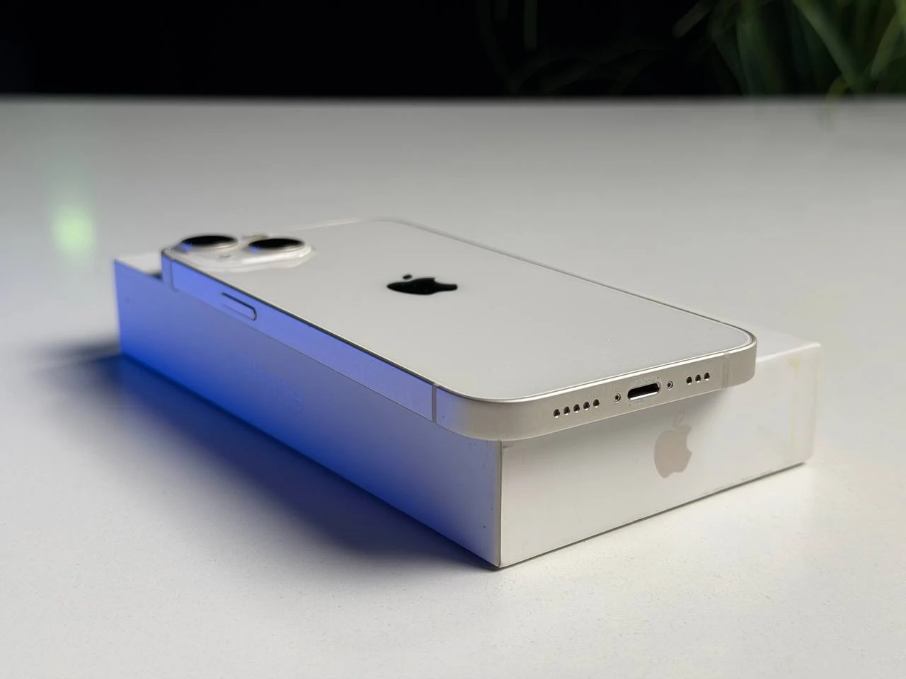 ВЖИВАНИЙ Б/У Apple iPhone 13 128GB Starlight (MLMM3, MLPG3) - Стан: гарний | Акумулятор: 100% | Комплектація: повний | Гарантія: 3 міс.