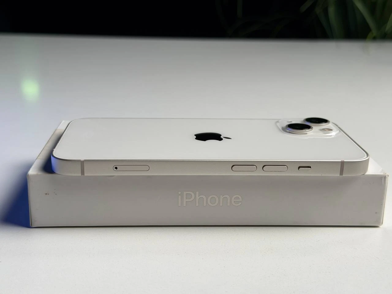 ВЖИВАНИЙ Б/У Apple iPhone 13 128GB Starlight (MLMM3, MLPG3) - Стан: гарний | Акумулятор: 100% | Комплектація: повний | Гарантія: 3 міс.