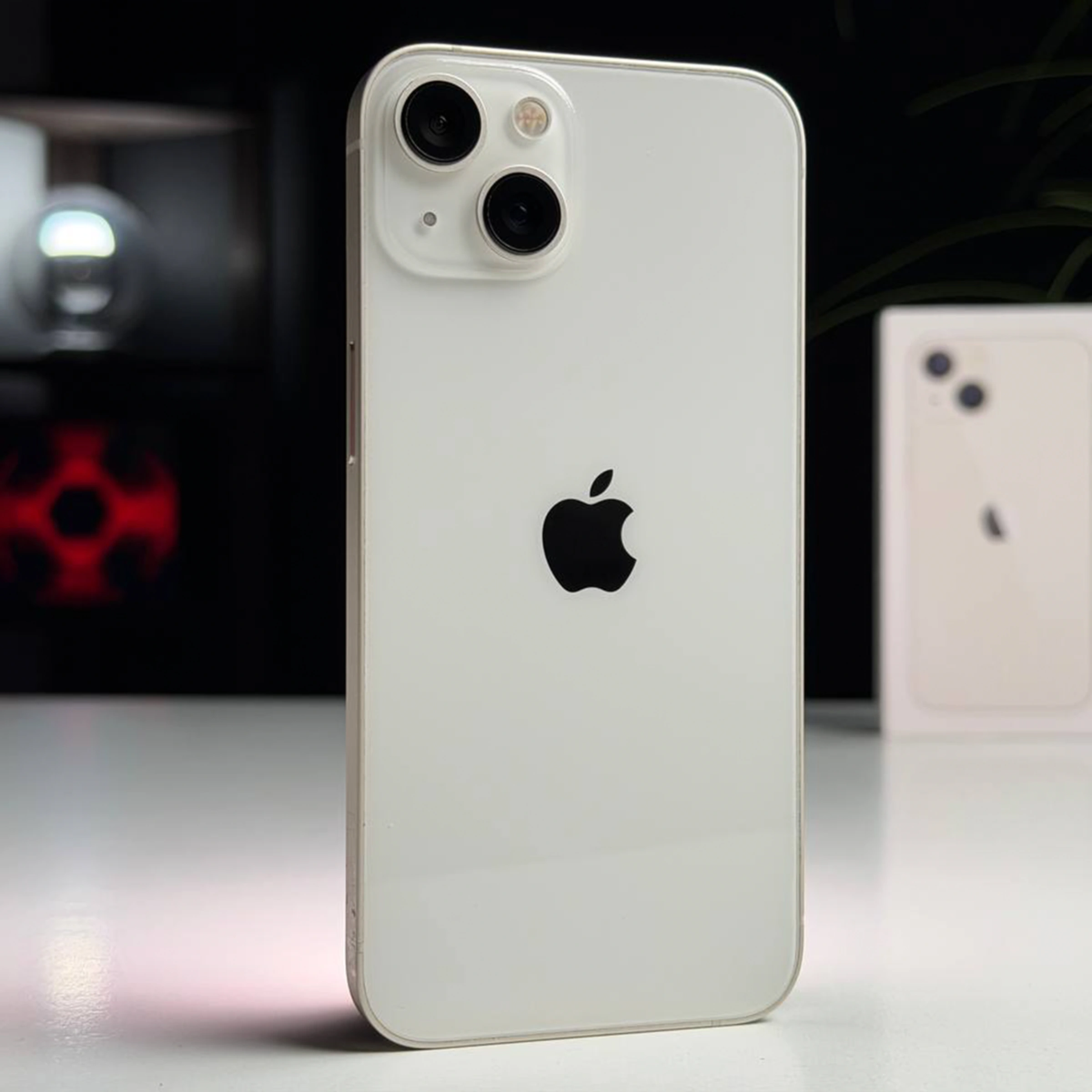 ВЖИВАНИЙ Б/У Apple iPhone 13 256GB Starlight (MLMX3, MLQ73) - Состояние: хороший | Аккумулятор: 100% | Комплектация: полный | Гарантия: 3 мес.