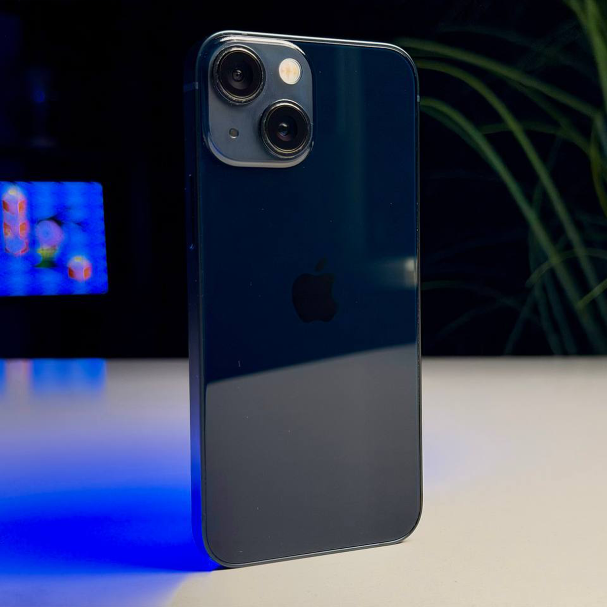 ВЖИВАНИЙ Б/У Apple iPhone 13 Mini 128GB Midnight (MLHM3, MLK03) - Стан: гарний | Акумулятор: 87% | Комплектація: iPhone, кабель | Гарантія: 3 міс.