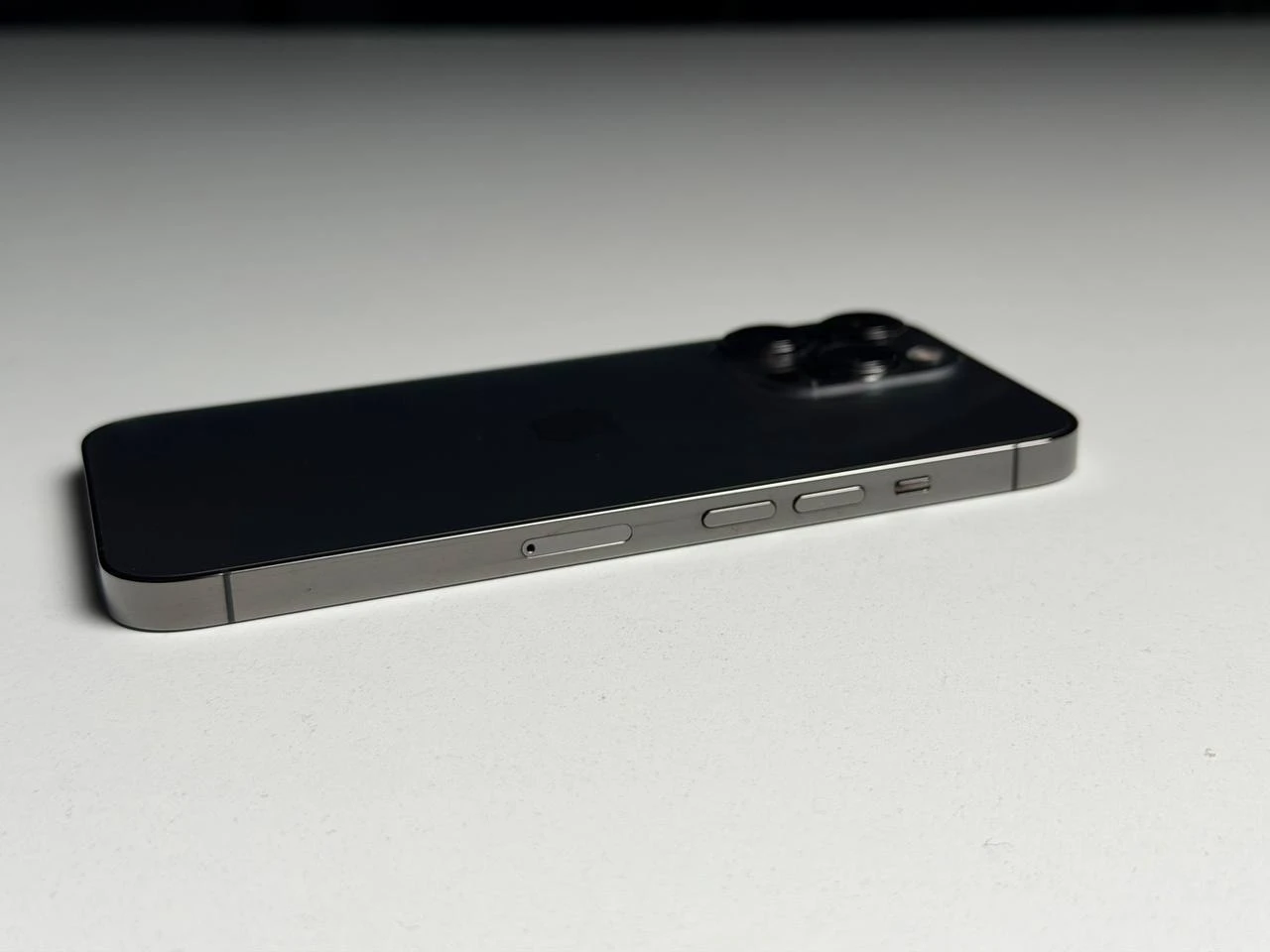 ВЖИВАНИЙ Б/У Apple iPhone 13 Pro 128GB Graphite (MLTP3, MLV93) - Стан: гарний | Акумулятор: 100% | Комплектація: iPhone, кабель | Гарантія: 3 міс.