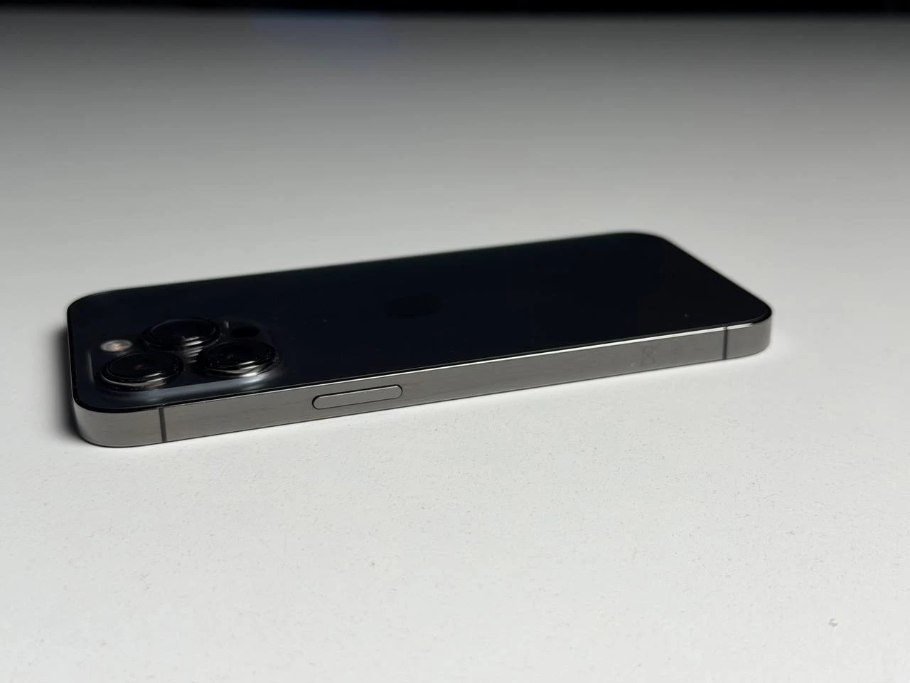 ВЖИВАНИЙ Б/У Apple iPhone 13 Pro 128GB Graphite (MLTP3, MLV93) - Стан: гарний | Акумулятор: 100% | Комплектація: iPhone, кабель | Гарантія: 3 міс.