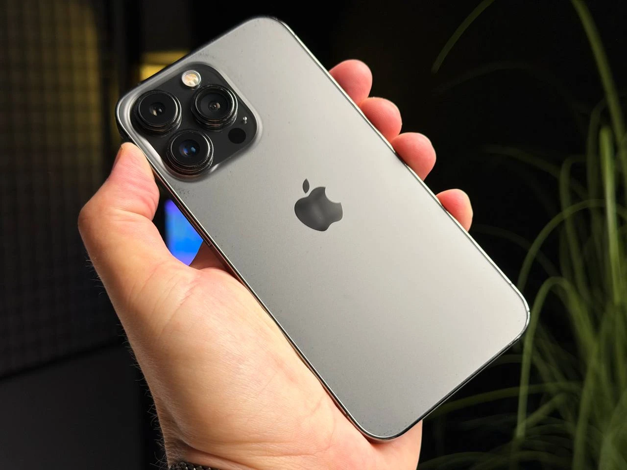 ВЖИВАНИЙ Б/У Apple iPhone 13 Pro 128GB Graphite (MLTP3, MLV93) - Состояние: хороший | Аккумулятор: 100% | Комплектация: полный | Гарантия: 3 мес.