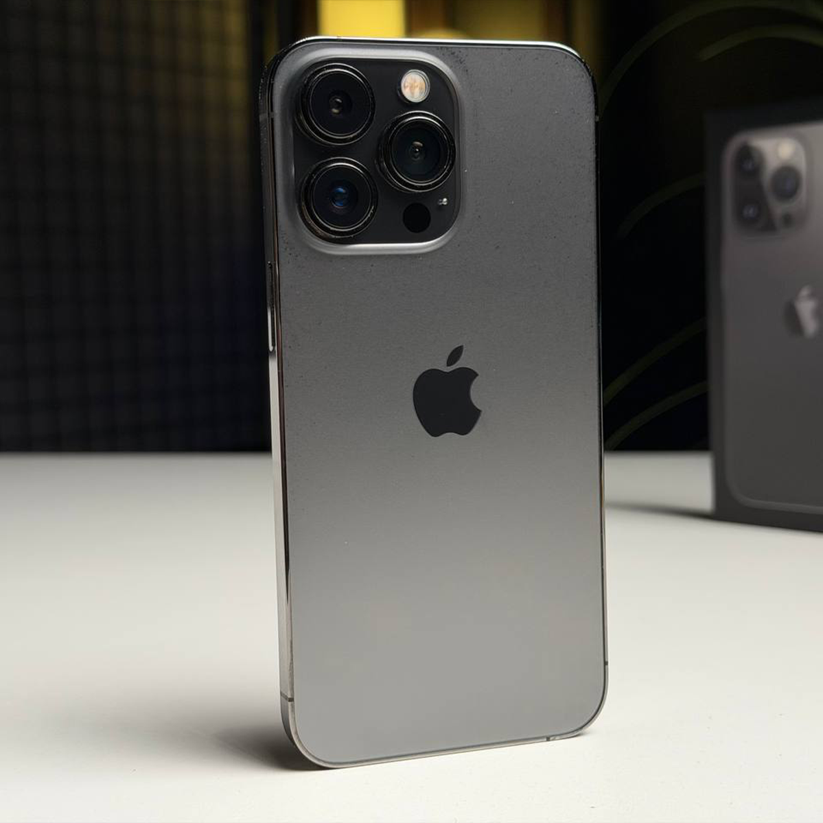 ВЖИВАНИЙ Б/У Apple iPhone 13 Pro 128GB Graphite (MLTP3, MLV93) - Состояние: хороший | Аккумулятор: 100% | Комплектация: полный | Гарантия: 3 мес.