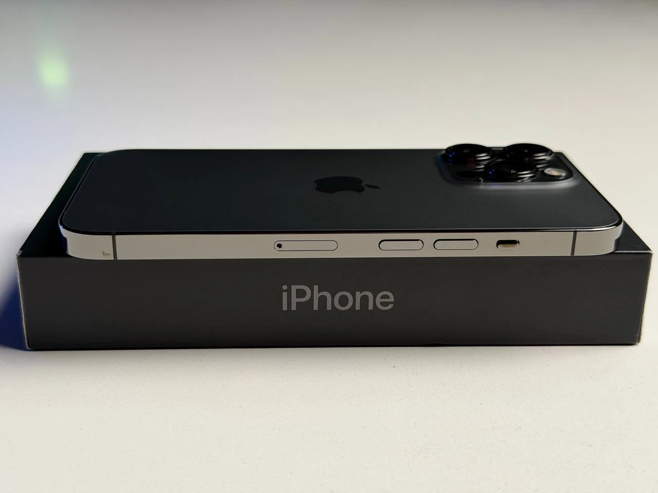 ВЖИВАНИЙ Б/У Apple iPhone 13 Pro 256GB Graphite (MLTW3, MLVE3) - Стан: гарний | Акумулятор: 100% | Комплектація: повний | Гарантія: 3 міс.