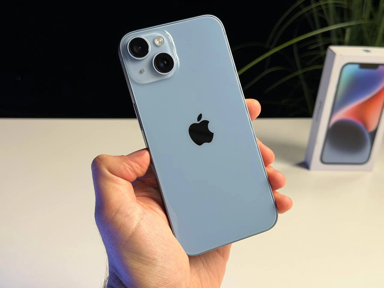 ВЖИВАНИЙ Б/У Apple iPhone 14 256GB Blue (MPWP3) - Стан: гарний | Акумулятор: 100% | Комплектація: повний | Гарантія: 3 міс.