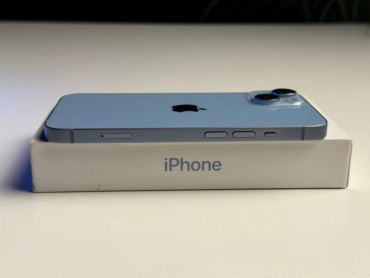 ВЖИВАНИЙ Б/У Apple iPhone 14 256GB Blue (MPWP3) - Стан: гарний | Акумулятор: 100% | Комплектація: повний | Гарантія: 3 міс.