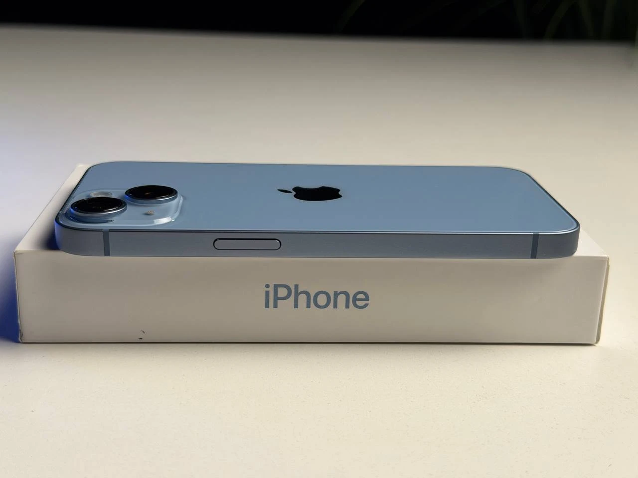 ВЖИВАНИЙ Б/У Apple iPhone 14 256GB Blue (MPWP3) - Стан: гарний | Акумулятор: 100% | Комплектація: повний | Гарантія: 3 міс.