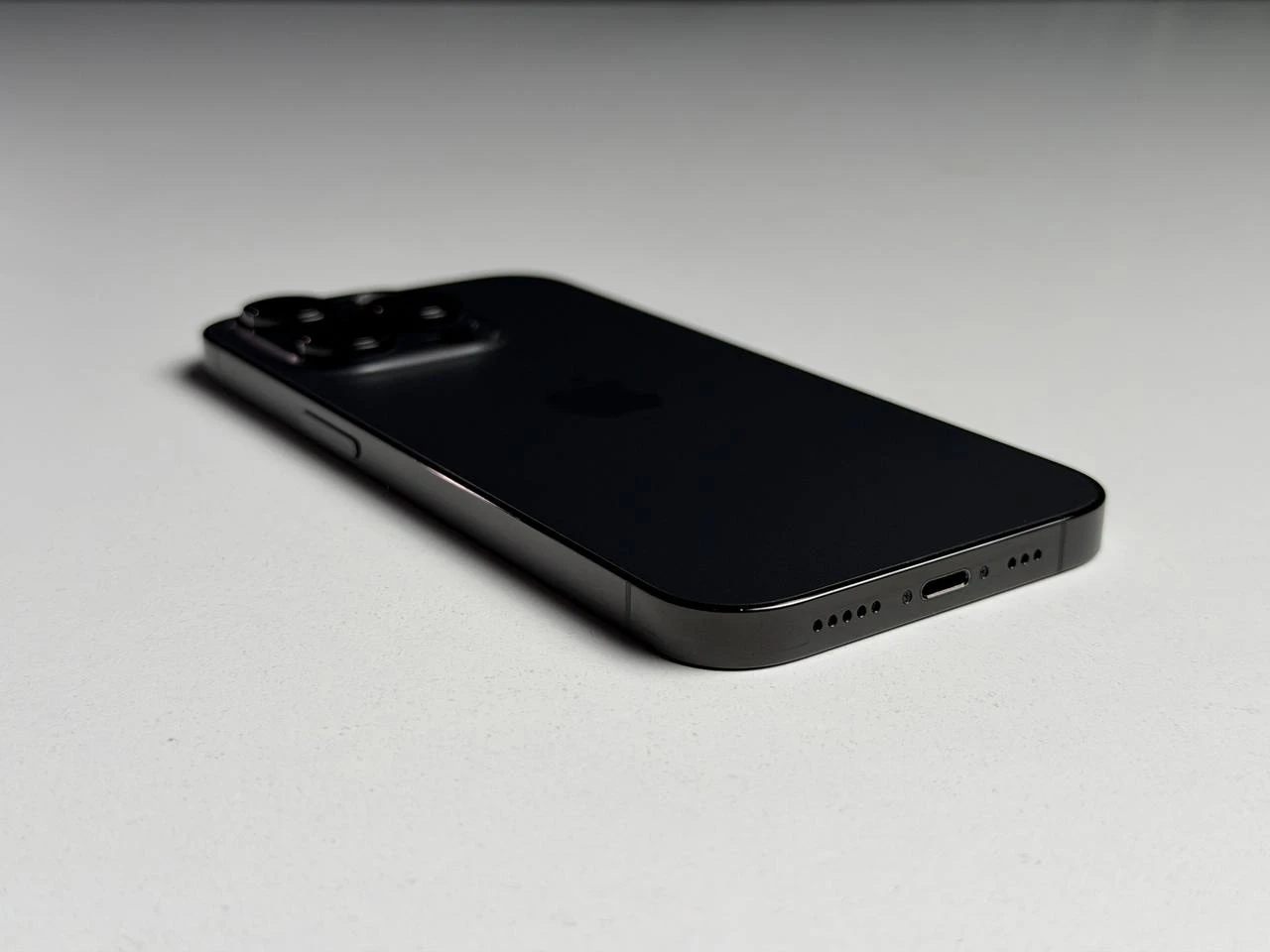ВЖИВАНИЙ Б/У Apple iPhone 14 Pro 128GB Space Black (MPXV3) - Стан: гарний | Акумулятор: 87% | Комплектація: iPhone, кабель | Гарантія: 3 міс.