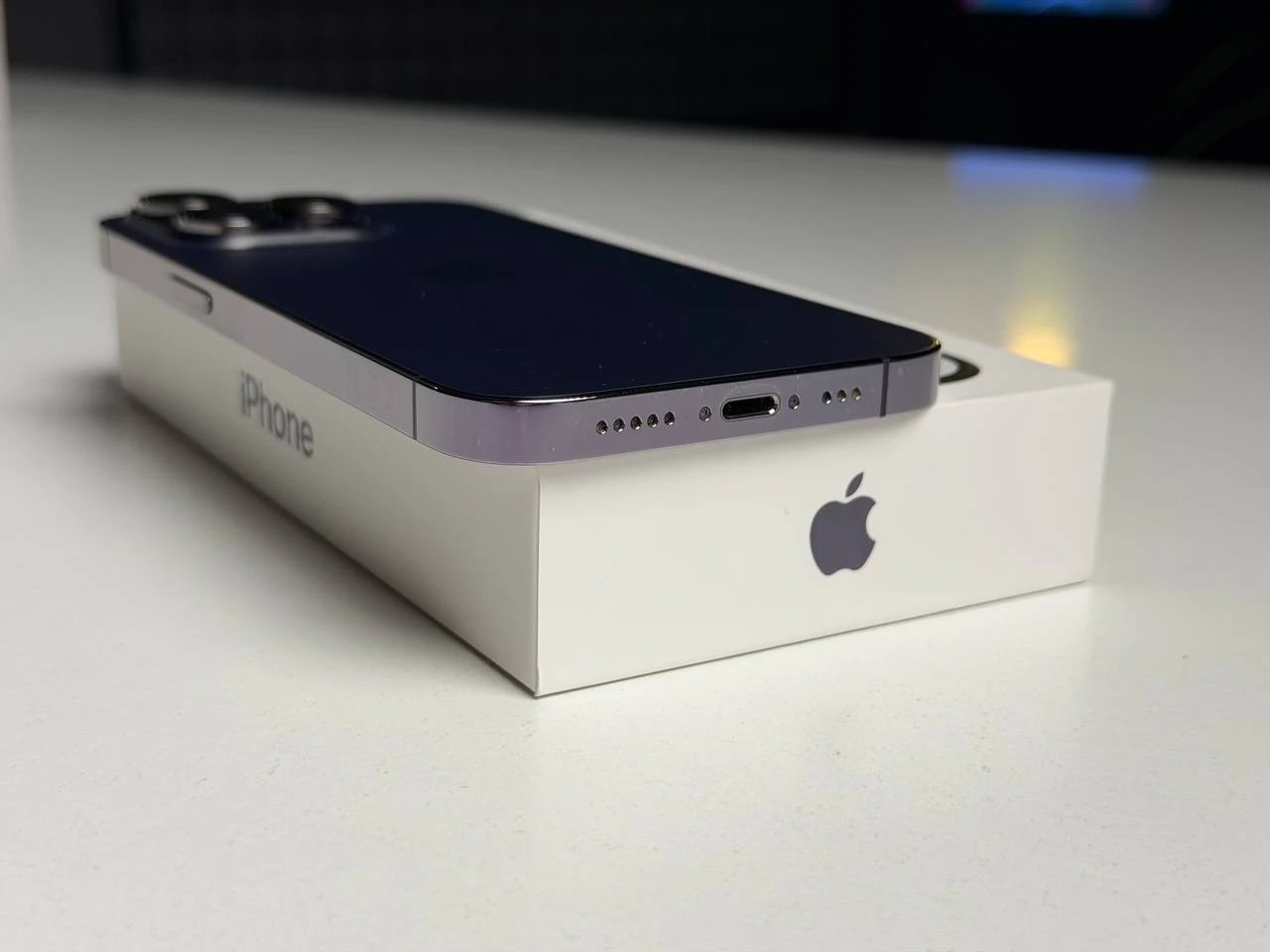 ВЖИВАНИЙ Б/У Apple iPhone 14 Pro 256GB Deep Purple (MQ1F3) - Стан: гарний | Акумулятор: 100% | Комплектація: повний | Гарантія: 3 міс.