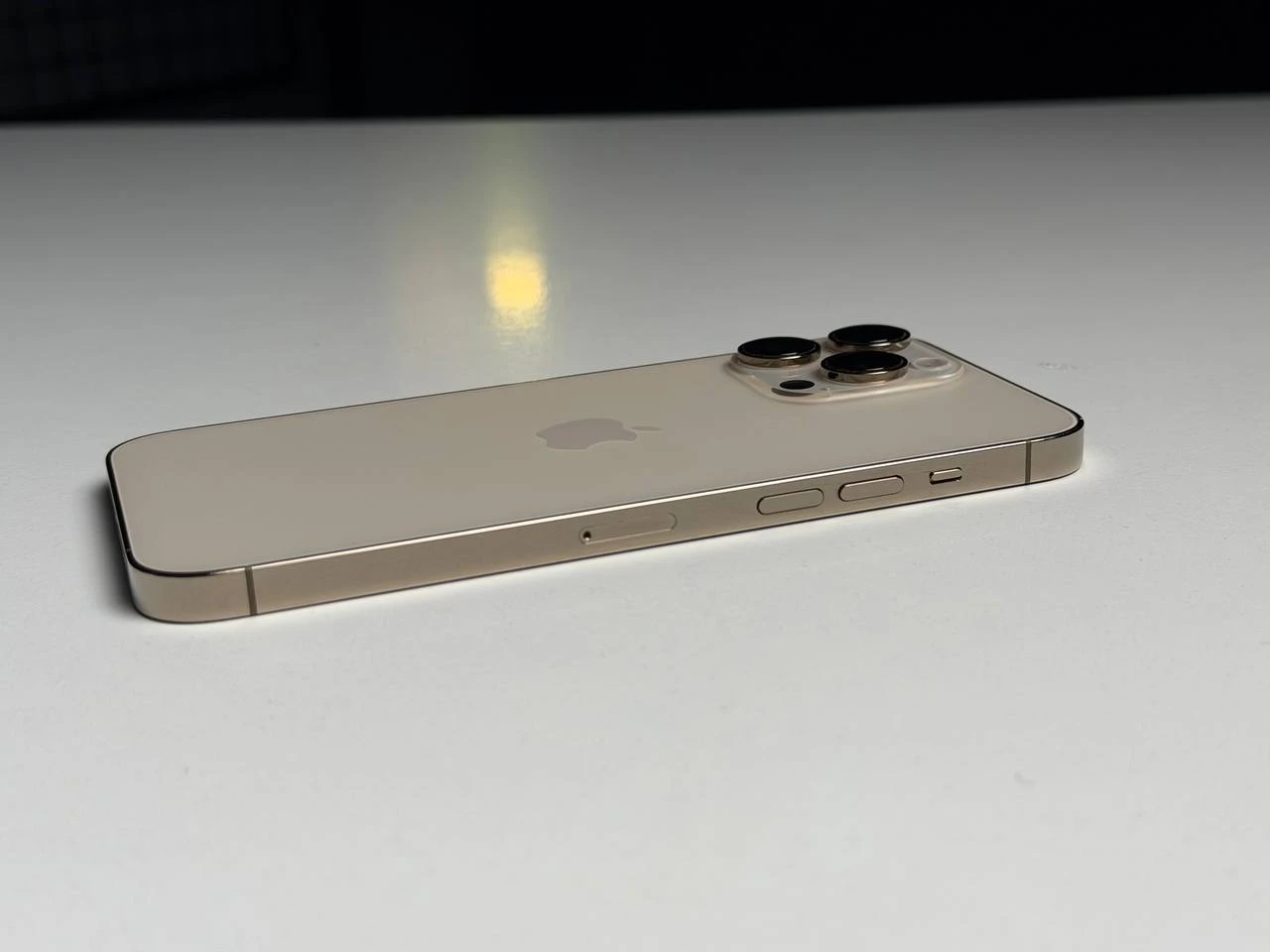 ВЖИВАНИЙ Б/У Apple iPhone 14 Pro Max 256GB Gold (MQ9W3) - Стан: задовільний | Акумулятор: 87% | Комплектація: iPhone, кабель | Гарантія: 3 міс.