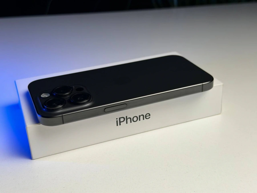 ВЖИВАНИЙ Б/У Apple iPhone 15 Pro 128GB Black Titanium (MTUV3) - Состояние: хороший | Аккумулятор: 88% | Комплектация: полный + чехол UAG | Гарантия: 3 мес.