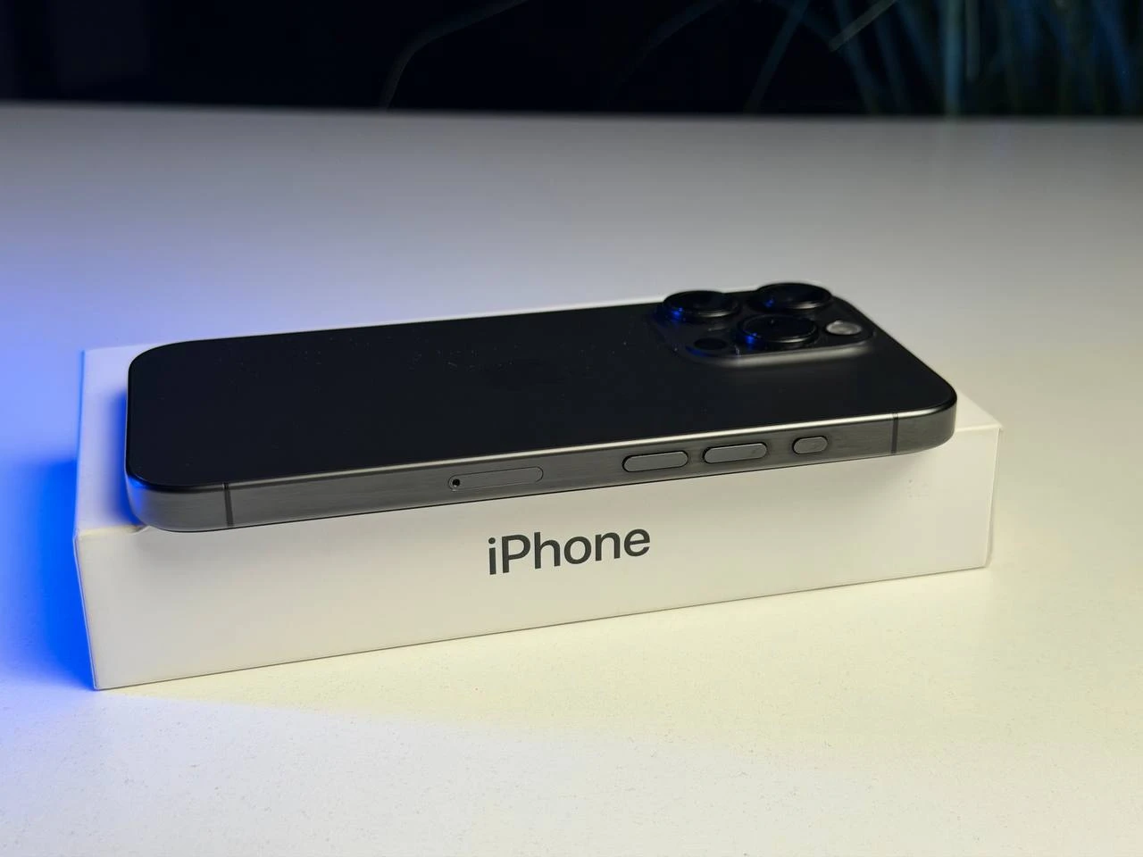 ВЖИВАНИЙ Б/У Apple iPhone 15 Pro 128GB Black Titanium (MTUV3) - Состояние: хороший | Аккумулятор: 88% | Комплектация: полный + чехол UAG | Гарантия: 3 мес.