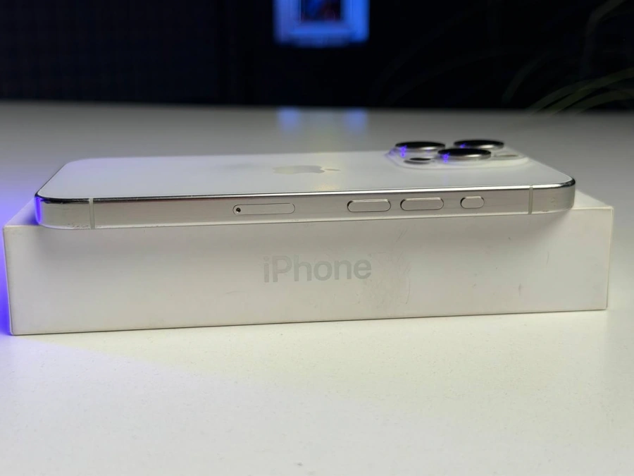 ВЖИВАНИЙ Б/У Apple iPhone 15 Pro 1TB White Titanium (MTVD3) - Состояние: хороший | Аккумулятор: 100% | Комплектация: полный | Гарантия: 3 мес.