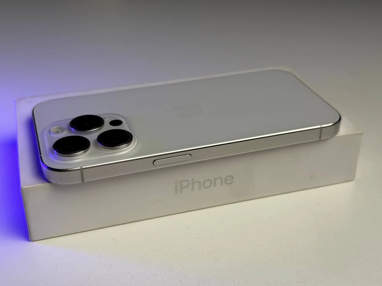 ВЖИВАНИЙ Б/У Apple iPhone 15 Pro 1TB White Titanium (MTVD3) - Состояние: хороший | Аккумулятор: 100% | Комплектация: полный | Гарантия: 3 мес.