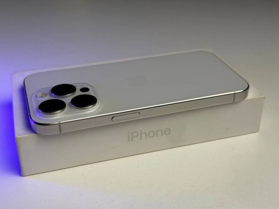 ВЖИВАНИЙ Б/У Apple iPhone 15 Pro 1TB White Titanium (MTVD3) - Состояние: хороший | Аккумулятор: 100% | Комплектация: полный | Гарантия: 3 мес.