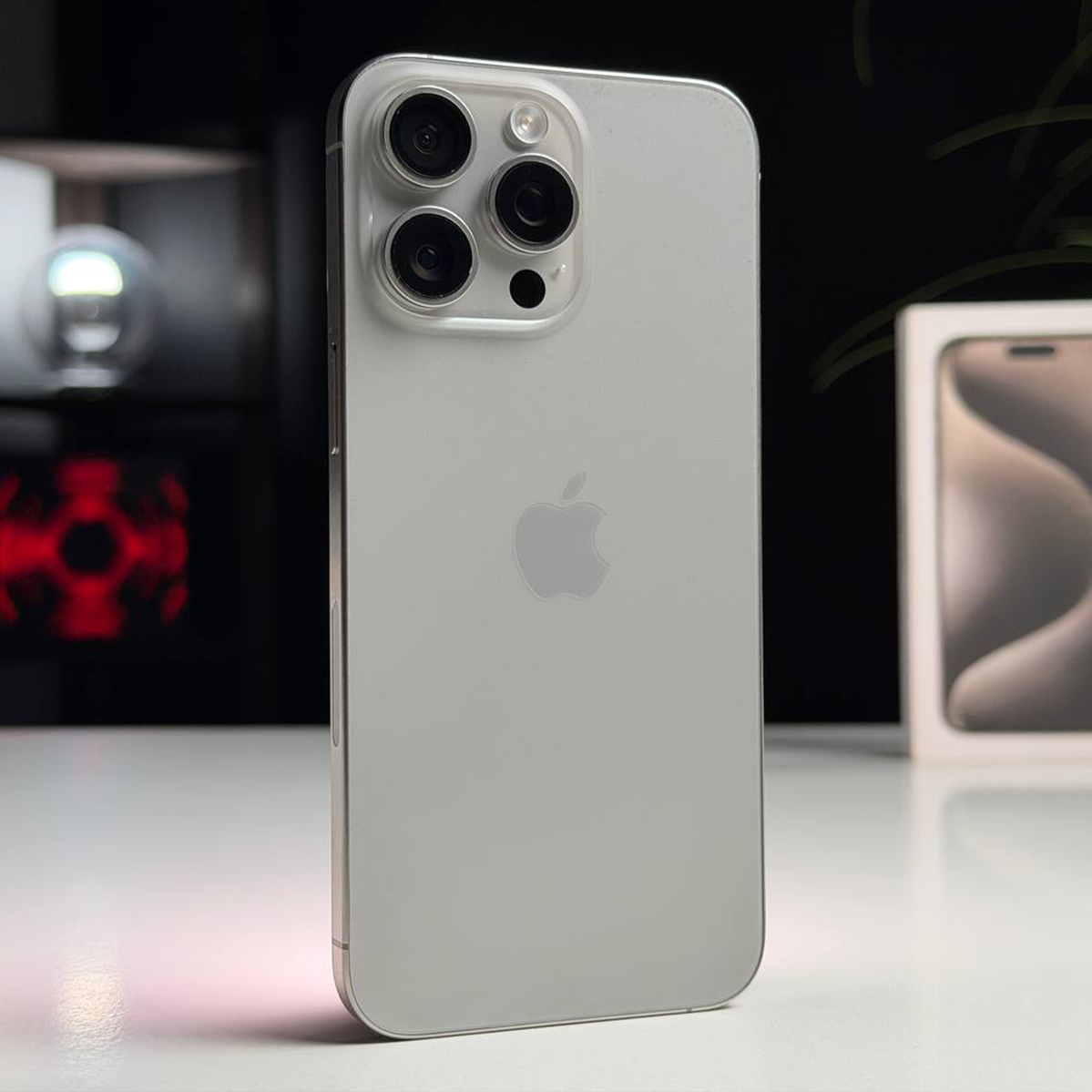 ВЖИВАНИЙ Б/У Apple iPhone 15 Pro Max 256GB Natural Titanium eSim (MU683) - Состояние: хороший | Аккумулятор: 100% | Комплектация: полный | Гарантия: 3 мес.