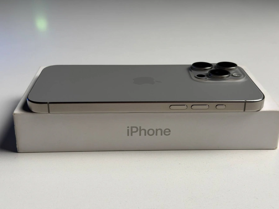 ВЖИВАНИЙ Б/У Apple iPhone 15 Pro Max 256GB Natural Titanium eSim (MU683) - Стан: гарний | Акумулятор: 87% | Комплектація: повний | Гарантія: 3 міс.