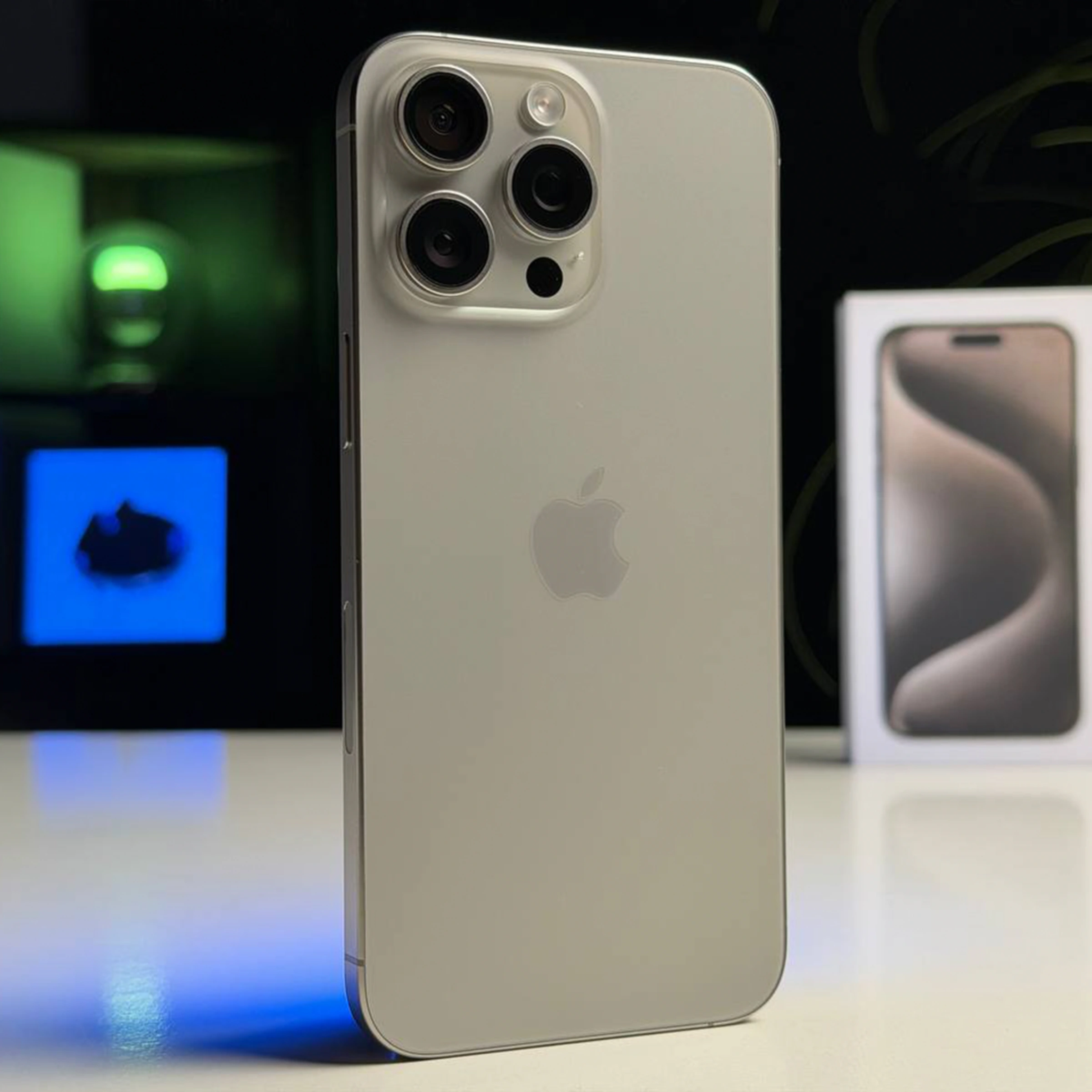 ВЖИВАНИЙ Б/У Apple iPhone 15 Pro Max 256GB Natural Titanium eSim (MU683) - Состояние: хороший | Аккумулятор: 87% | Комплектация: полный | Гарантия: 3 мес.