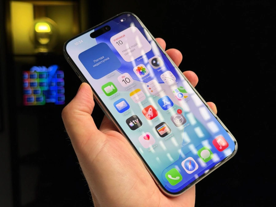 ВЖИВАНИЙ Б/У Apple iPhone 15 Pro Max 256GB Natural Titanium (MU793) - Стан: гарний | Акумулятор: 90% | Комплектація: iPhone, кабель | Гарантія: 3 міс.