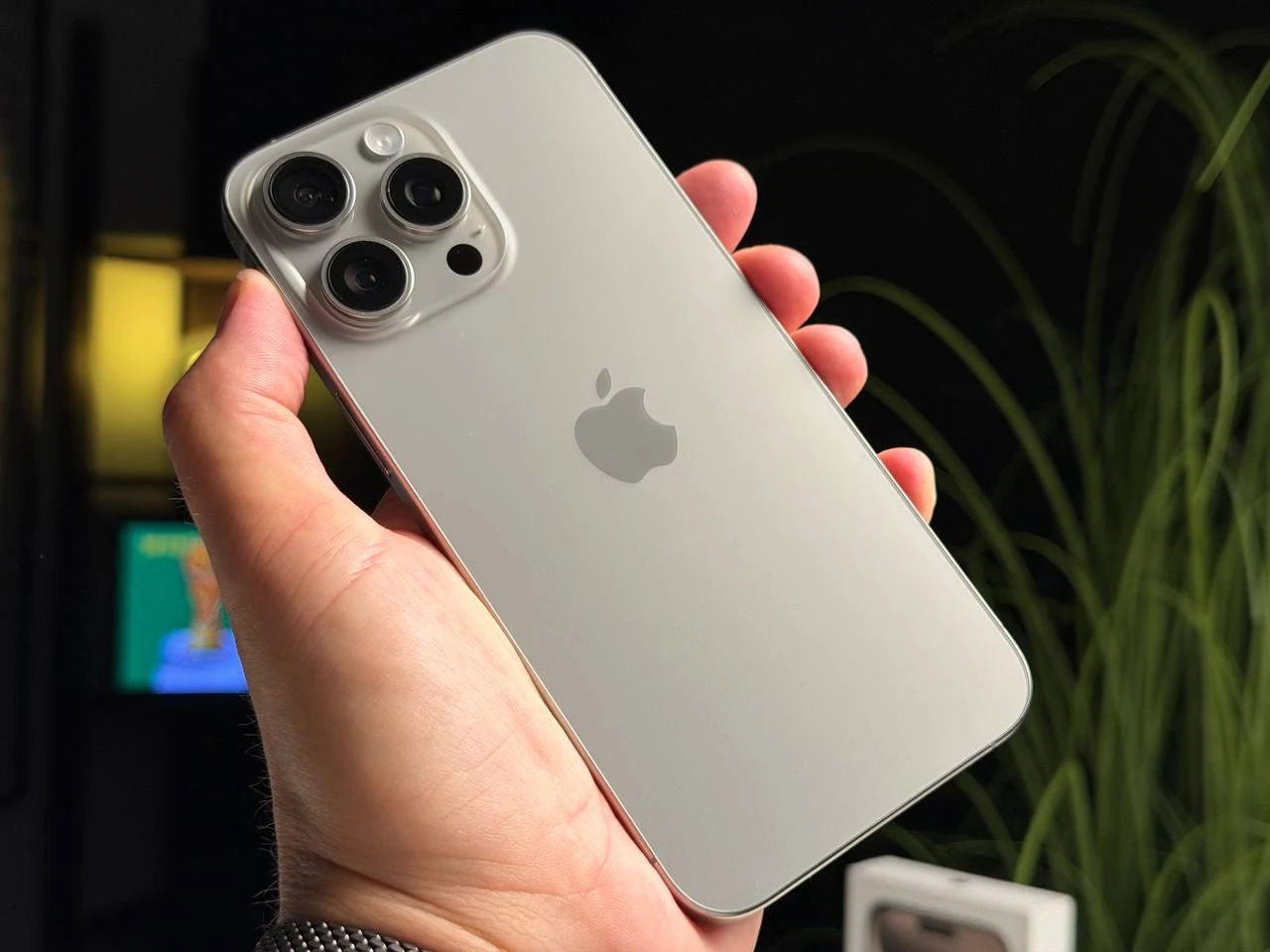 ВЖИВАНИЙ Б/У Apple iPhone 15 Pro Max 512GB Natural Titanium (MU7E3) - Стан: гарний | Акумулятор: 87% | Комплектація: повний | Гарантія: 3 міс.