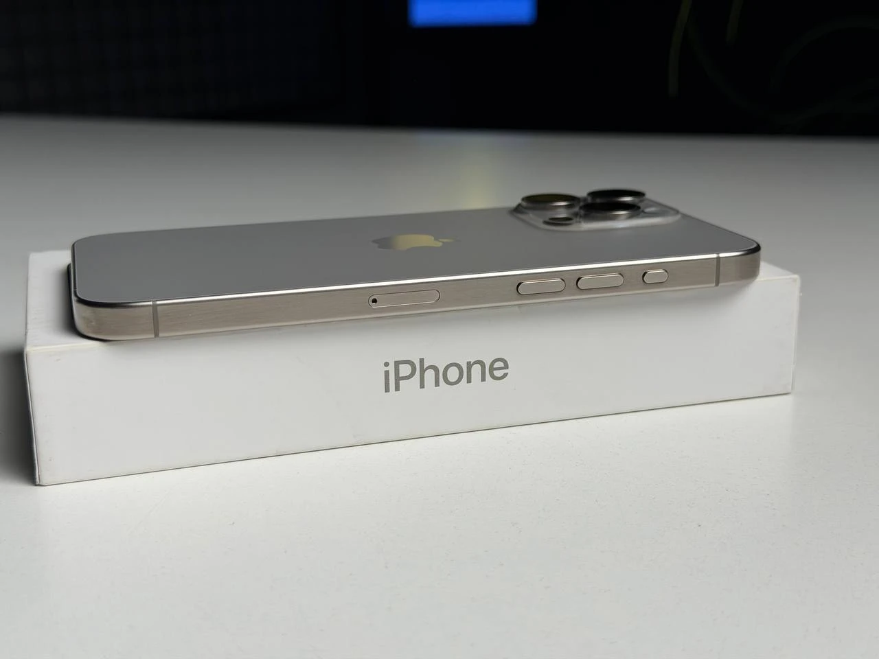 ВЖИВАНИЙ Б/У Apple iPhone 15 Pro Max 512GB Natural Titanium (MU7E3) - Стан: гарний | Акумулятор: 87% | Комплектація: повний | Гарантія: 3 міс.