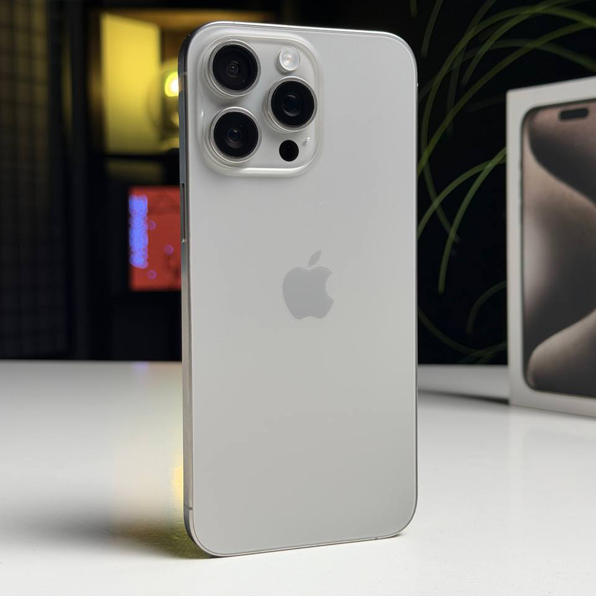 ВЖИВАНИЙ Б/У Apple iPhone 15 Pro Max 512GB Natural Titanium (MU7E3) - Стан: гарний | Акумулятор: 87% | Комплектація: повний | Гарантія: 3 міс.