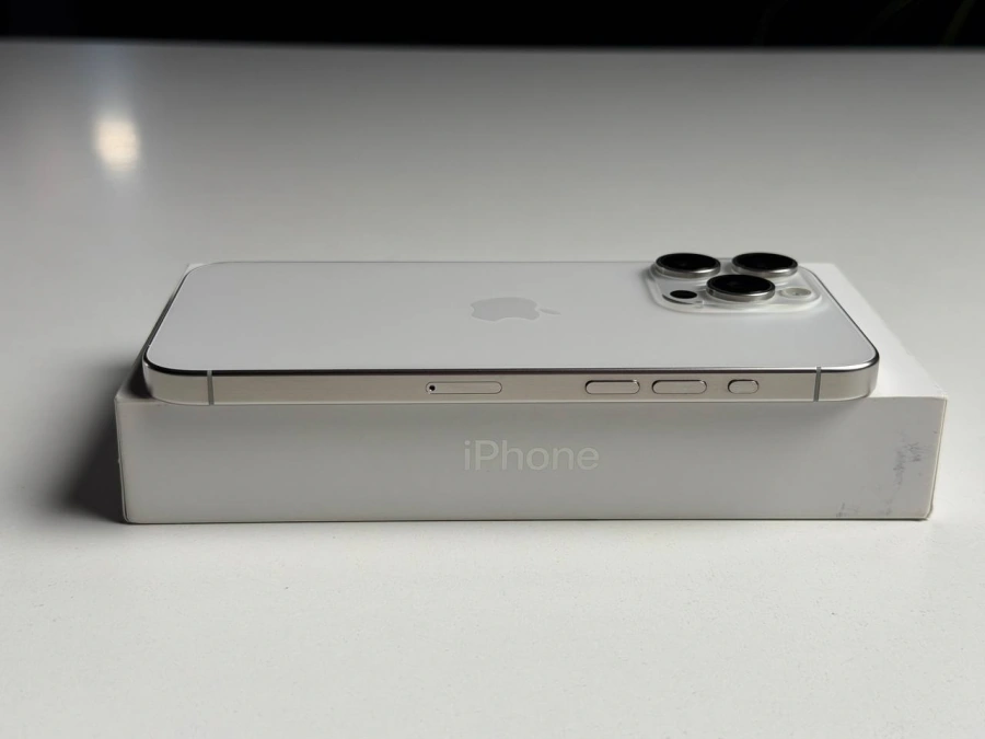 ВЖИВАНИЙ Б/У Apple iPhone 15 Pro Max 512GB White Titanium (MU7D3) - Состояние: хороший | Аккумулятор: 100% | Комплектация: полный | Гарантия: 3 мес.