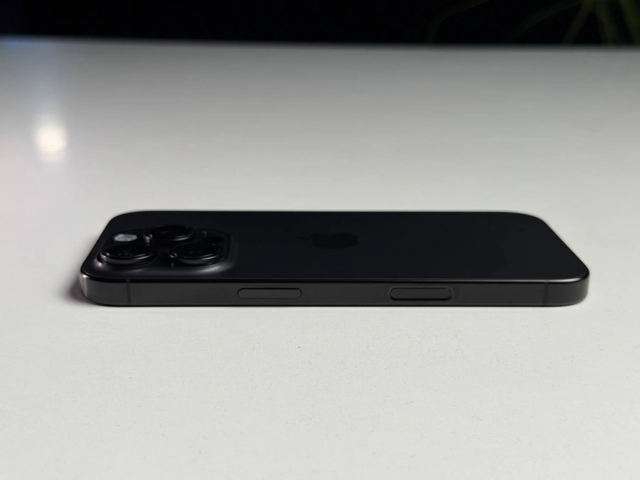 ВЖИВАНИЙ Б/У Apple iPhone 16 Pro 128GB Black Titanium (MYND3) - Стан: гарний | Акумулятор: 96% | Комплектація: повний | Гарантія: 3 міс.