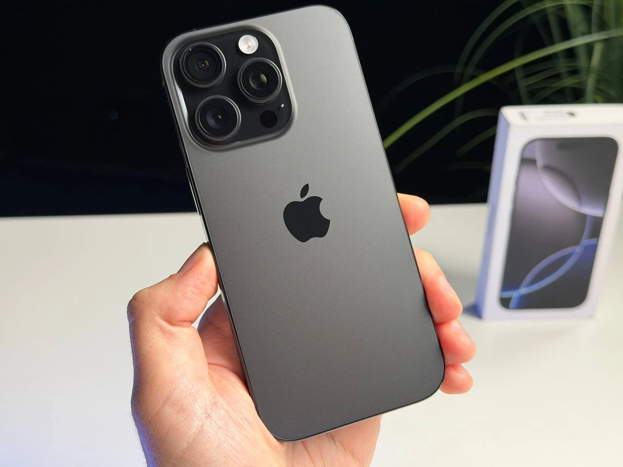 ВЖИВАНИЙ Б/У Apple iPhone 16 Pro 128GB Black Titanium (MYND3) - Состояние: хороший | Аккумулятор: 94% | Комплектация: полный | Гарантия: 3 мес.