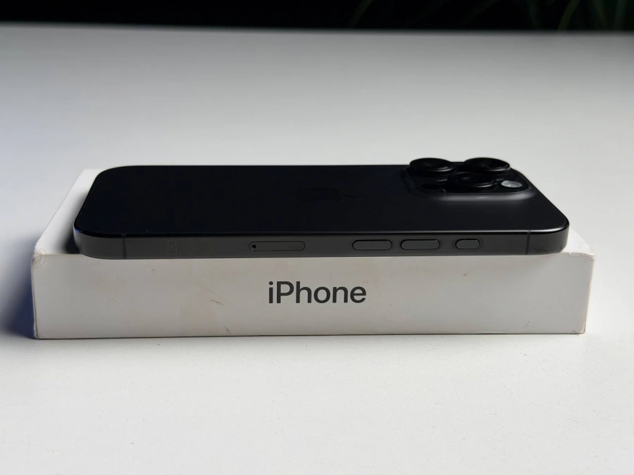 ВЖИВАНИЙ Б/У Apple iPhone 16 Pro 128GB Black Titanium (MYND3) - Состояние: хороший | Аккумулятор: 94% | Комплектация: полный | Гарантия: 3 мес.