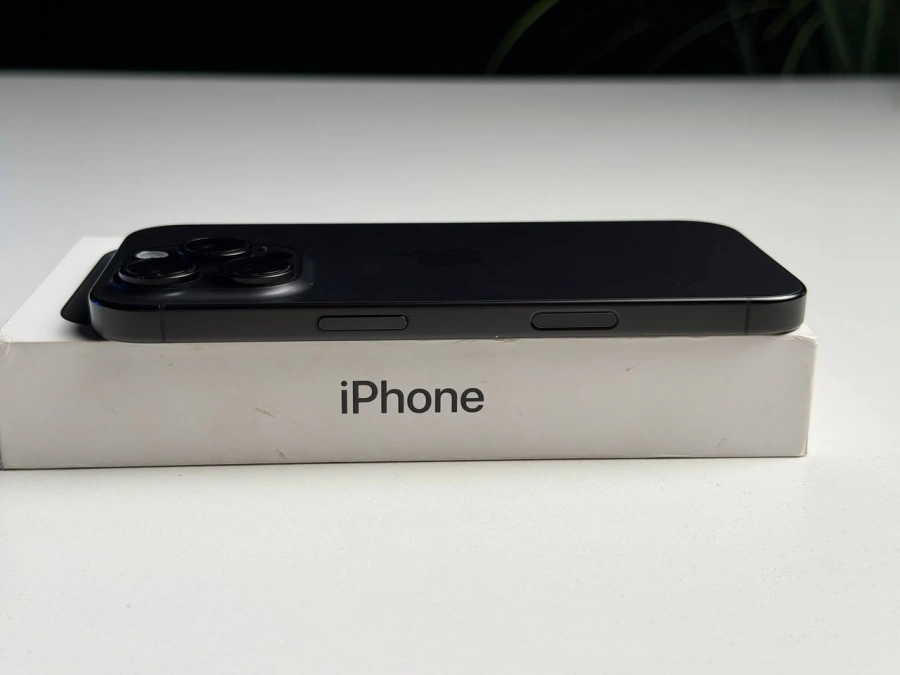 ВЖИВАНИЙ Б/У Apple iPhone 16 Pro 128GB Black Titanium (MYND3) - Состояние: хороший | Аккумулятор: 94% | Комплектация: полный | Гарантия: 3 мес.