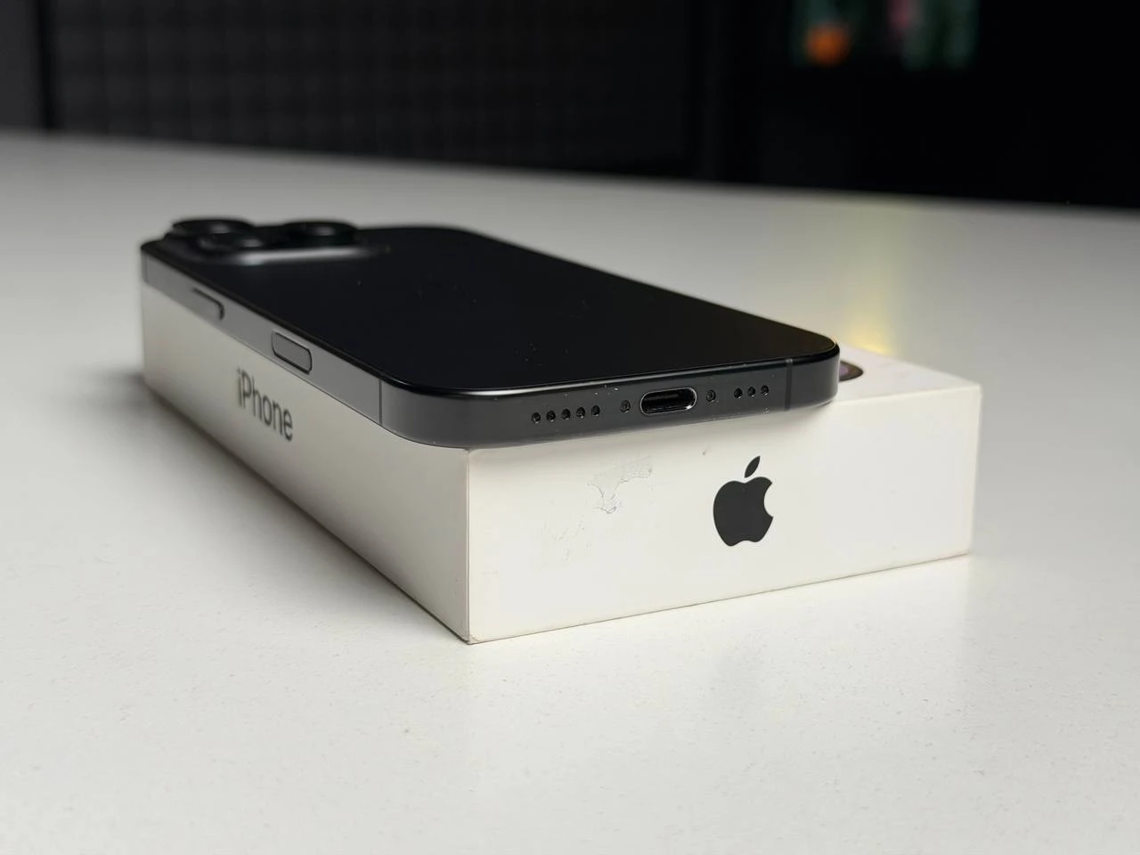 ВЖИВАНИЙ Б/У Apple iPhone 16 Pro 128GB Black Titanium (MYND3) - Состояние: хороший | Аккумулятор: 89% | Комплектация: полный | Гарантия: 3 мес.