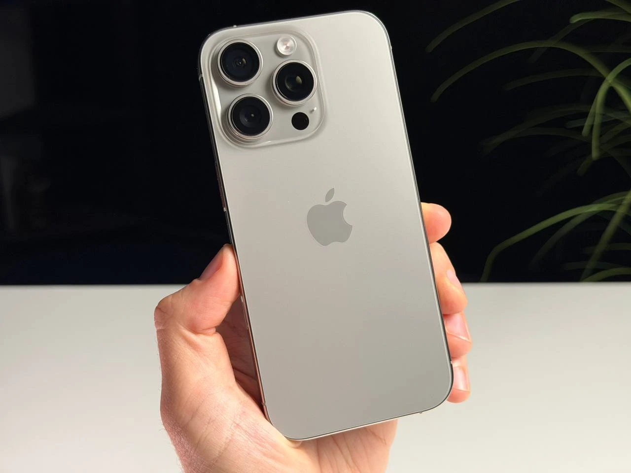 ВЖИВАНИЙ Б/У Apple iPhone 16 Pro 128GB Natural Titanium (MYNG3) - Состояние: хороший | Аккумулятор: 93% | Комплектация: полный | Гарантия: 3 мес.