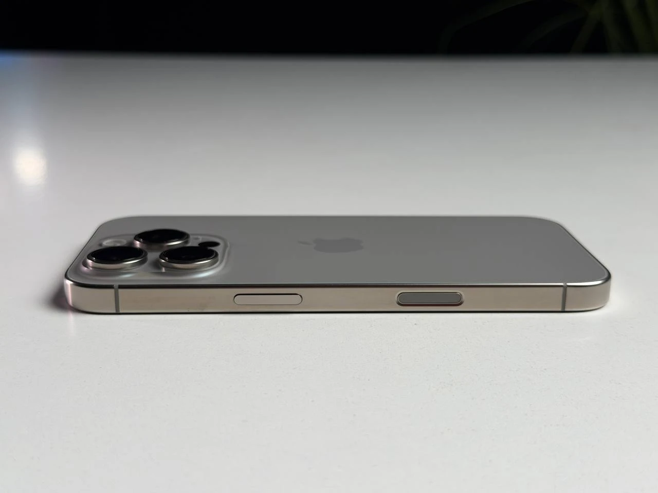 ВЖИВАНИЙ Б/У Apple iPhone 16 Pro 128GB Natural Titanium (MYNG3) - Состояние: хороший | Аккумулятор: 93% | Комплектация: полный | Гарантия: 3 мес.