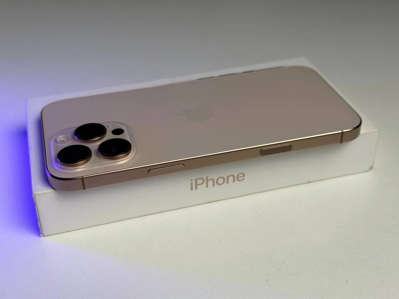 ВЖИВАНИЙ Б/У Apple iPhone 16 Pro Max 256GB Desert Titanium (MYWX3) - Состояние: хороший | Аккумулятор: 94% | Комплектация: полный | Гарантия: 3 мес.